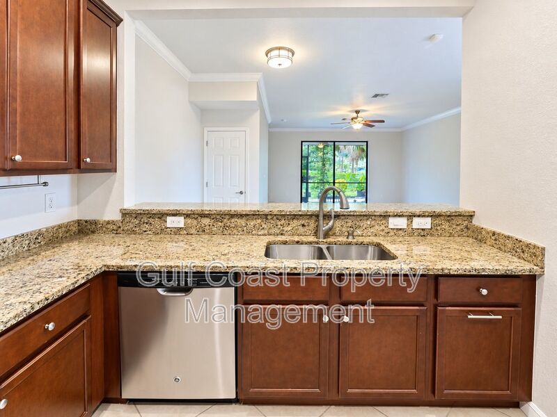 ANNUAL RENTAL – BEAUTIFUL 3 BEDROOM, 2.5 BATH END-UNIT TOWNHOME IN HERITAGE HARBOUR – 2-CAR GARAGE & PRIVATE CUL-DE-SAC LOCATION! property image
