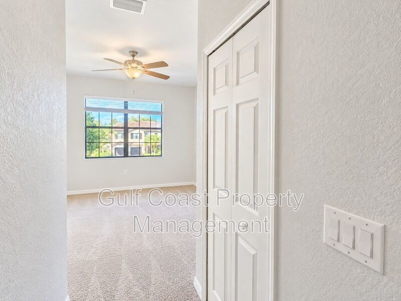 ANNUAL RENTAL – BEAUTIFUL 3 BEDROOM, 2.5 BATH END-UNIT TOWNHOME IN HERITAGE HARBOUR – 2-CAR GARAGE & PRIVATE CUL-DE-SAC LOCATION! property image