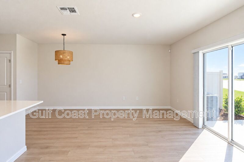 ANNUAL RENTAL – Beautiful 3BR/2.5BA Lakefront Townhome in Star Farms at Lakewood Ranch! With Resort-Style Amenities! property image