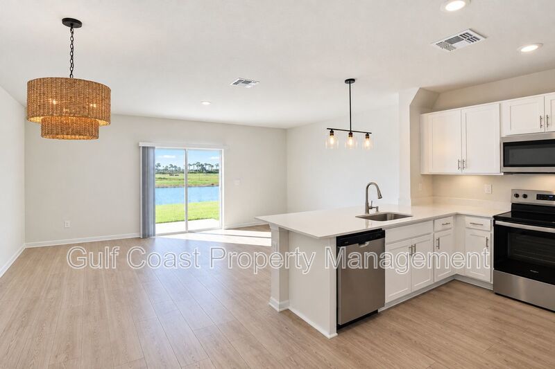 ANNUAL RENTAL – Beautiful 3BR/2.5BA Lakefront Townhome in Star Farms at Lakewood Ranch! With Resort-Style Amenities! property image