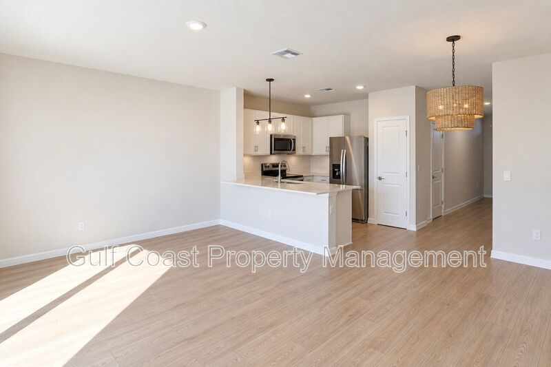 ANNUAL RENTAL – Beautiful 3BR/2.5BA Lakefront Townhome in Star Farms at Lakewood Ranch! With Resort-Style Amenities! property image