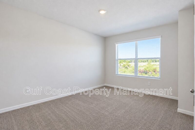 ANNUAL RENTAL – Beautiful 3BR/2.5BA Lakefront Townhome in Star Farms at Lakewood Ranch! With Resort-Style Amenities! property image