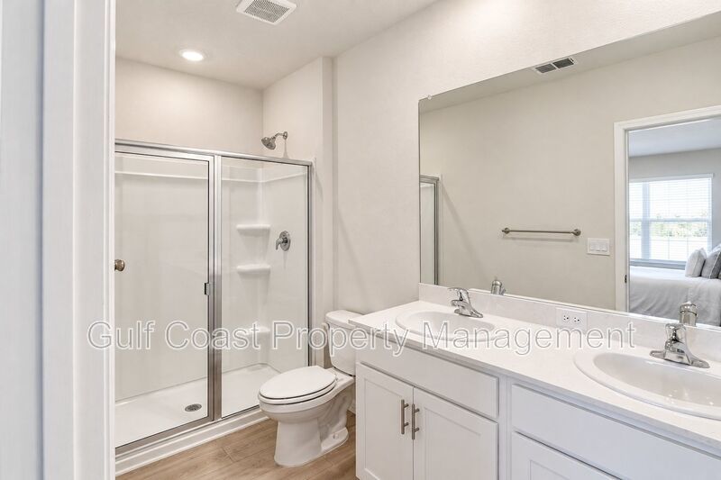ANNUAL RENTAL – Beautiful 3BR/2.5BA Lakefront Townhome in Star Farms at Lakewood Ranch! With Resort-Style Amenities! property image