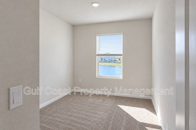 ANNUAL RENTAL – Beautiful 3BR/2.5BA Lakefront Townhome in Star Farms at Lakewood Ranch! With Resort-Style Amenities! property image