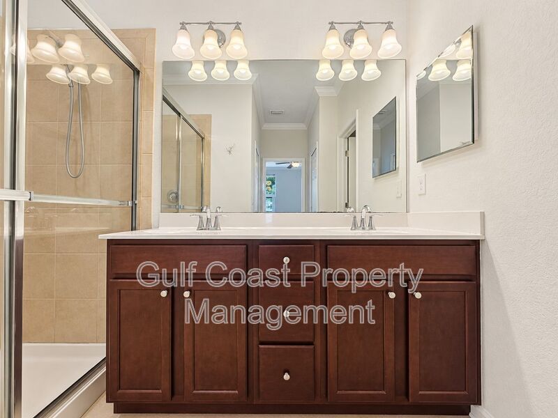 ANNUAL RENTAL – BEAUTIFUL 3 BEDROOM, 2.5 BATH END-UNIT TOWNHOME IN HERITAGE HARBOUR – 2-CAR GARAGE & PRIVATE CUL-DE-SAC LOCATION! property image