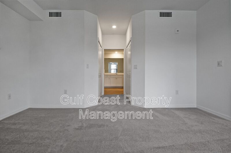 Modern Luxury Meets Unbeatable UTC Location! property image