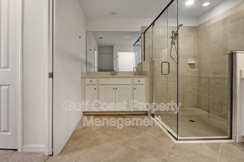 Modern Luxury Meets Unbeatable UTC Location! property image