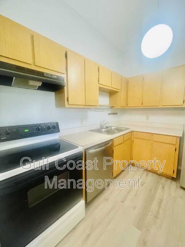 Light and Bright Condo - Island Park property image