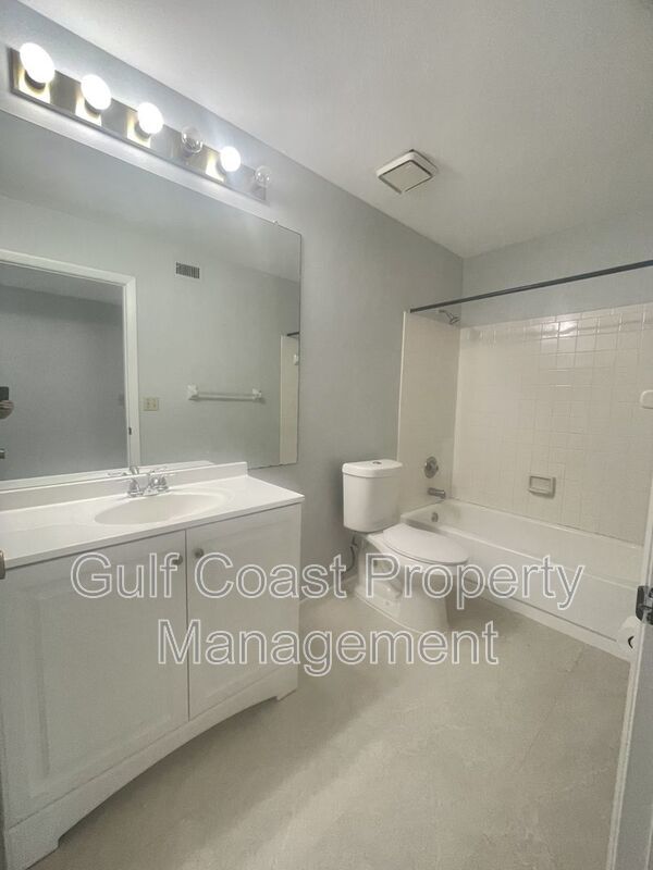 Light and Bright Condo - Island Park property image