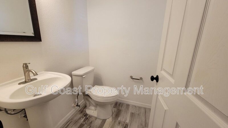 Annual Updated Townhome, with Two bedrooms, 2.5 Bath and a one Car Garage in Greenbrook property image