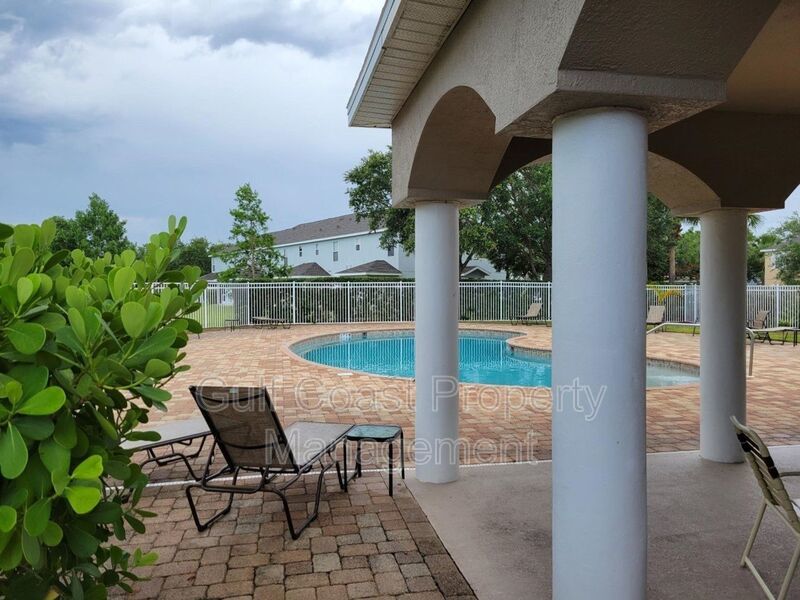 Annual Updated Townhome, with Two bedrooms, 2.5 Bath and a one Car Garage in Greenbrook property image