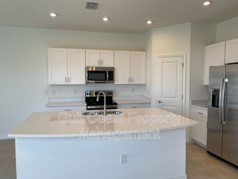 End Unit 3 Bedroom 2.5 Bath Town Home Available for Immediate Occupancy property image