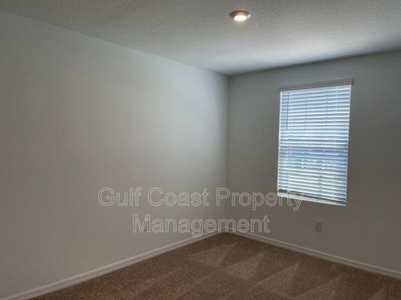 End Unit 3 Bedroom 2.5 Bath Town Home Available for Immediate Occupancy property image