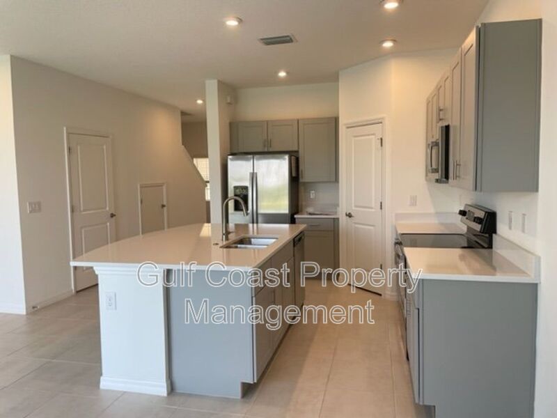 3 Bedroom Town Home Excellent Location! property image