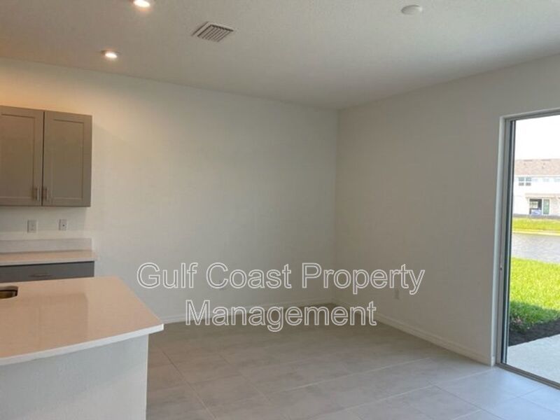 3 Bedroom Town Home Excellent Location! property image