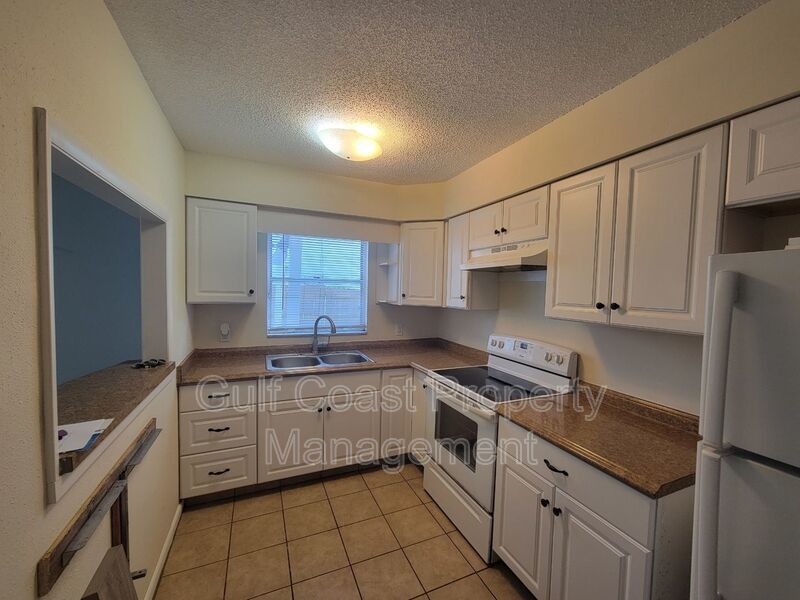 Charming Two-Bedroom Duplex in Alcona Estates – Available for Annual Lease property image