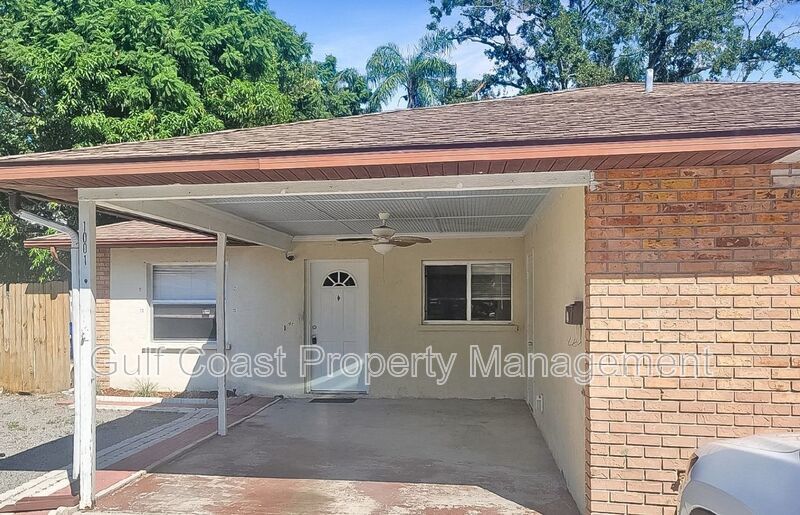 Annual Two Bedroom, Two Bath Duplex Located on a Quiet Street in West Bradenton property image