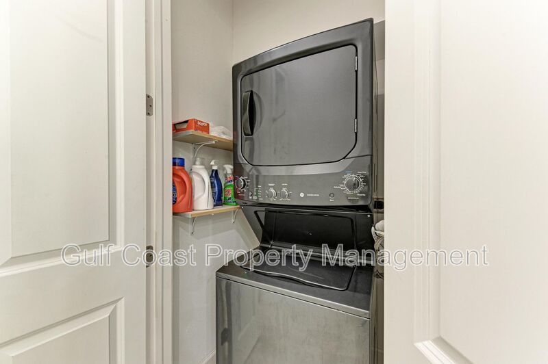 Annual Unfurnished Three-Bedroom, 2.5-Bath Townhome Located in the Hidden Creek Community of Lakewood Ranch property image