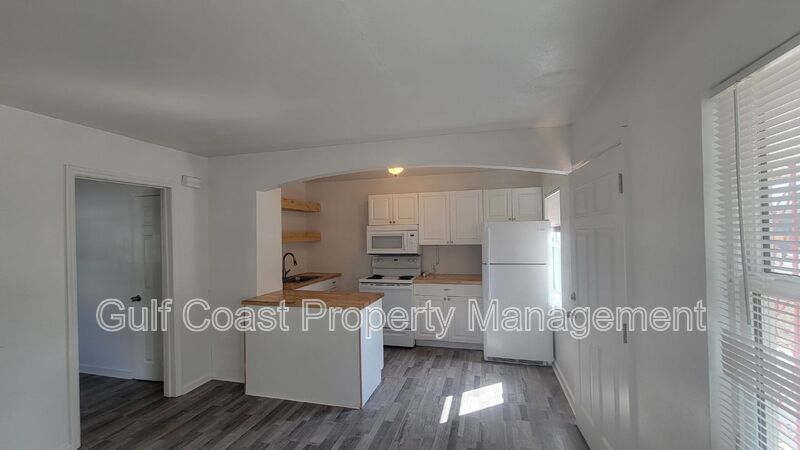 Annual Updated One Bedroom, One Bath Duplex Located in The Village of the Art property image
