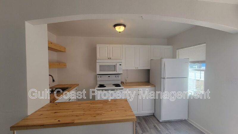 Annual Updated One Bedroom, One Bath Duplex Located in The Village of the Art property image