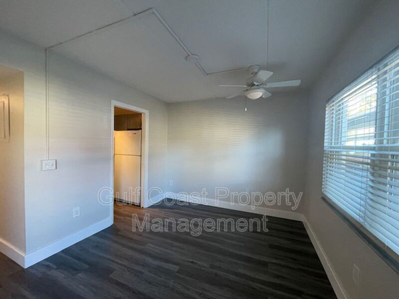 2/2 Condo Located on the Historic Venice Island property image