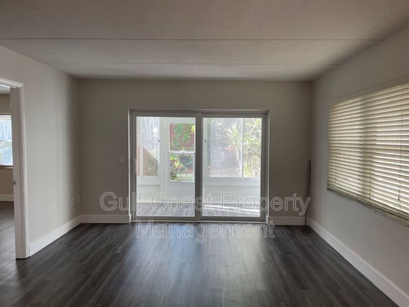 2/2 Condo Located on the Historic Venice Island property image