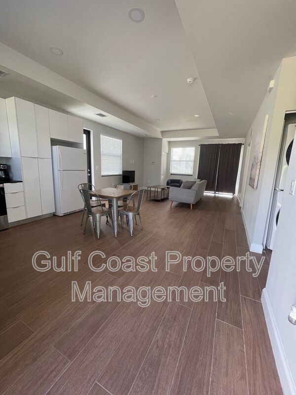 681 Windermere Drive property image