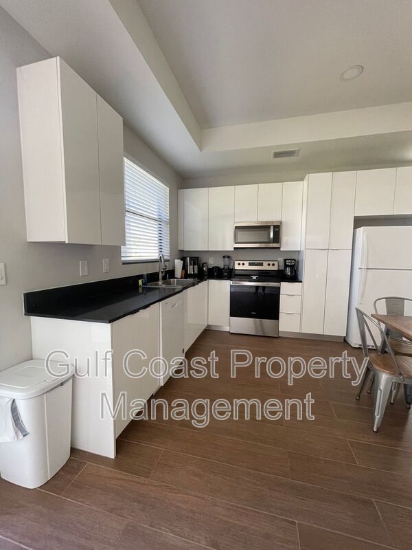 681 Windermere Drive property image