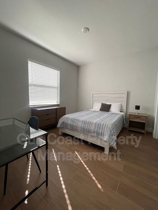 681 Windermere Drive property image