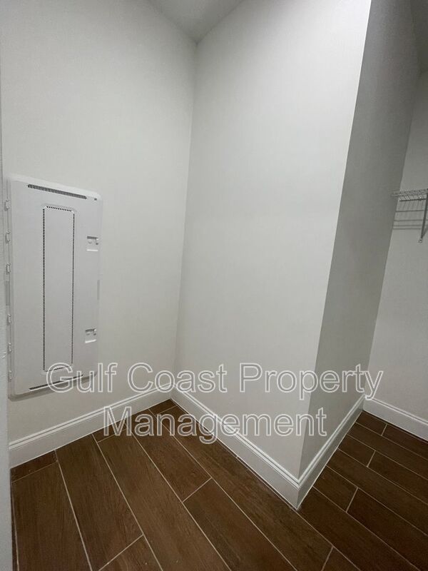 681 Windermere Drive property image