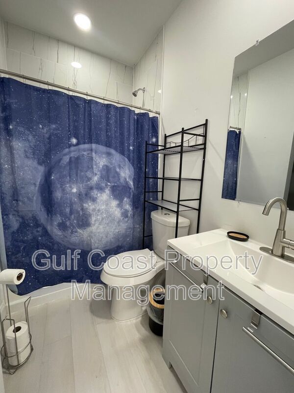 681 Windermere Drive property image