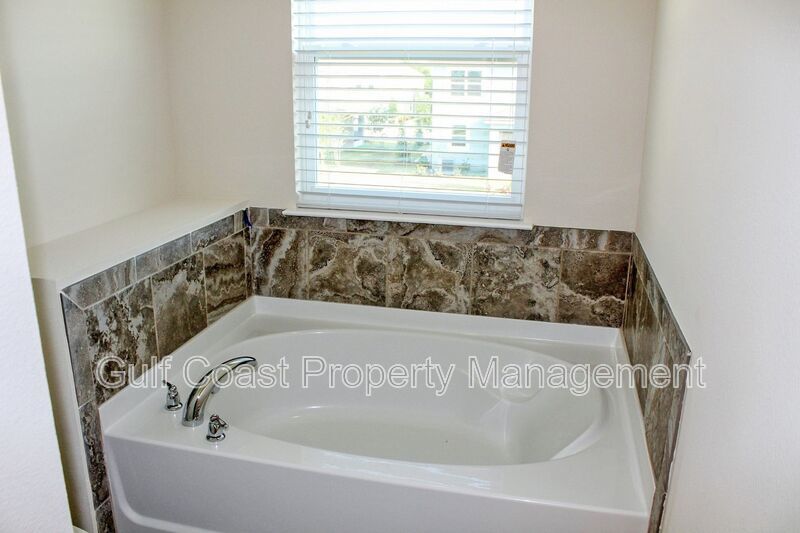 Annual Three Bedroom, Two Bath with a Two Car Garage, Town Home Located in Harmony Lakewood Ranch property image